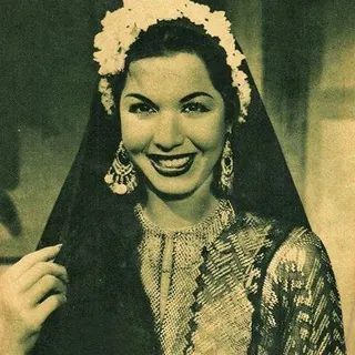 عصافير السلف تتمكيج بطاريج ٌ
