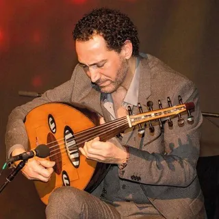 Learn oud 🎵تعلم العزف على العود